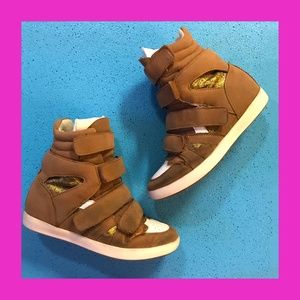 Brown and Gold Hidden Heel Sneaker sz 6
